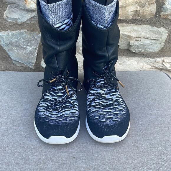 Women's Nike Roshe Two Hi Flyknit Leather Boots size 10 - Picture 3 of 12